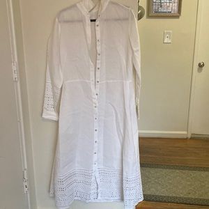 120% Lino white dress. Embroidered